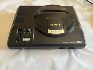 Consola Sega Mega Drive Modelo 1 + 3 Mandos
