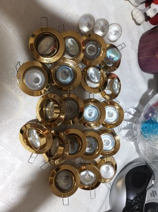 20 Focos Empotrables Dorados