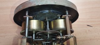 Maquinaria de relojería antigua