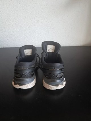 ASICS Scarpe Sportive Nere e Bianche