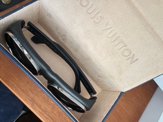 Gafas de sol Louis Vuitton negras y plateadas