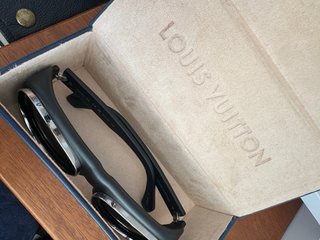 Gafas de sol Louis Vuitton negras y plateadas