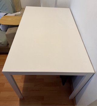 Mesa blanca madera y metal