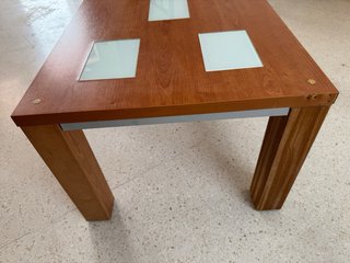 Mesa baja madera y cristal