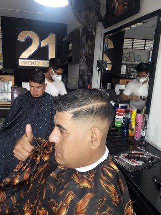 Soy barbero profesional,cuento con mis materiales.
