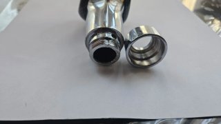 Pomo de cambios con un acabado en fibra de carbono