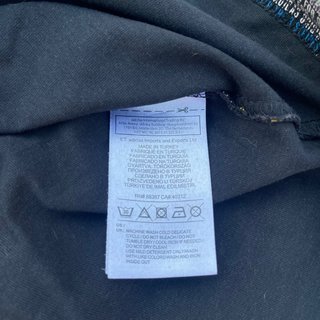 T-shirt Adidas nera con logo e stampa