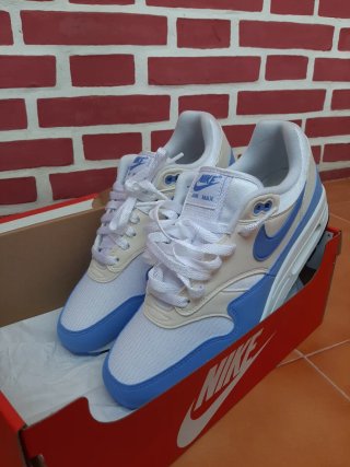 Nike Air Max 1 Beige y Azul