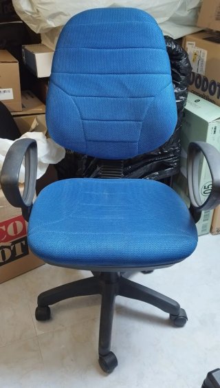 Silla de escritorio azul y negra