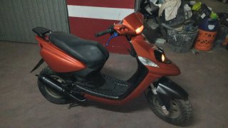 Yamaha BWS Naranja recién pintada arranca a bateri