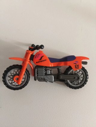 Moto Playmobil Motosuki ZV 700 Naranja