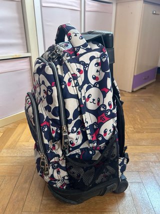 Mochila Totto con ruedas y estampado panda
