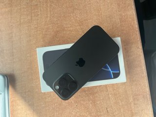 iPhone 16 Pro Negro/Plateado