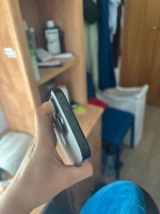 iPhone 16 Pro Negro/Plateado