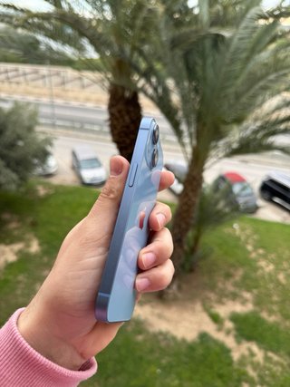 iPhone 14 - 93% Batería