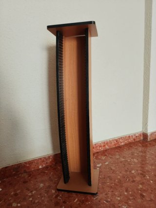 Mueble para CDs de madera y plástico