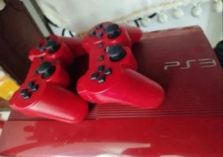 PlayStation 3 SuperSlim Rossa + Controller + Cavi