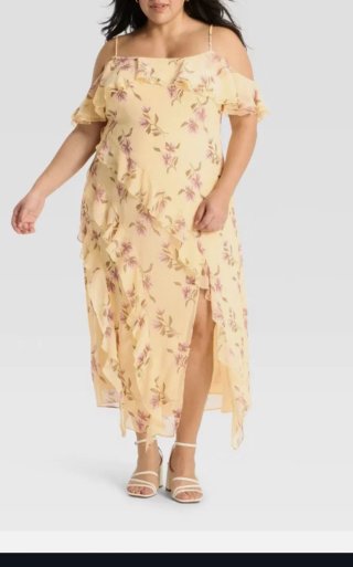 Vestido cute amarillo y florecitas rosas volantes