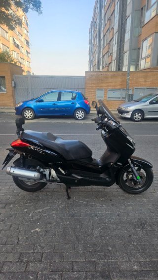 Yamaha Xmax 125 Negra