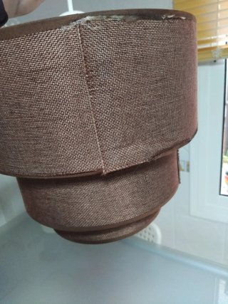 Lámpara colgante de tela marrón