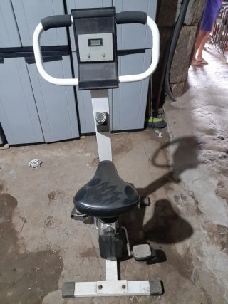 Bicicleta estática y cinta de andar