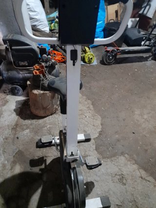 Bicicleta estática y cinta de andar