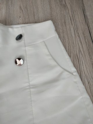Pantalón corto blanco talla M