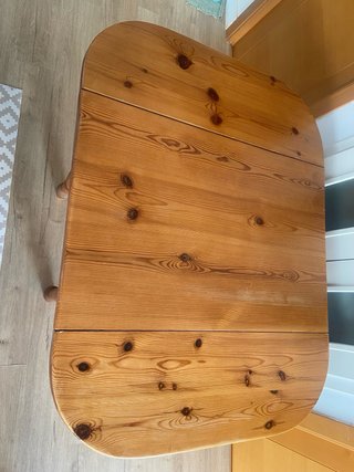 Mesa de madera con 2 alas y 2 cajones