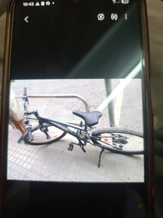 Bicicleta de montaña negra