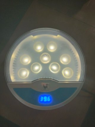 Mini incubadora 9 huevos inteligente