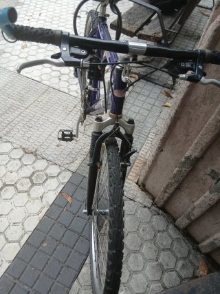 Bicicleta azul , de aluminio, puedes