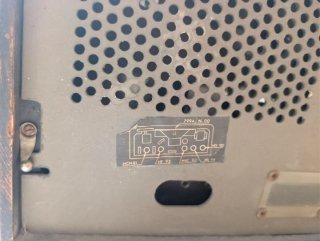 Radio antigua a válvulas vintage en buen estado