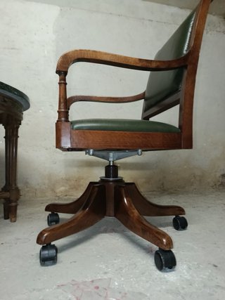 Mesa y Silla antigua
