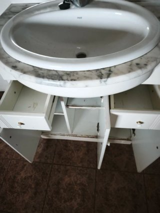 Mueble de baño y espejo