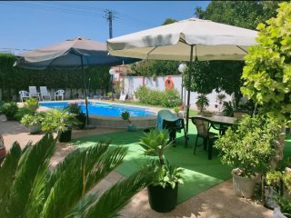 CASA DE CAMPO CON PISCINA PARA ALQUILER