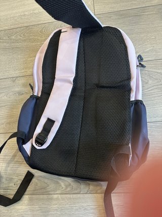 Mochila Adidas lila y morado sin etiqueta