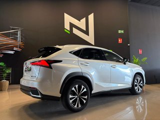 Lexus NX 2.5 300h Luxury 4WD