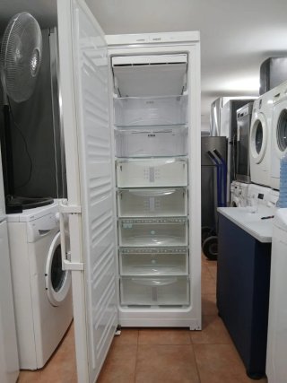 Congelador vertical Blanco Miele no Frost