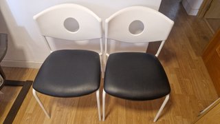 Sillas IKEA STOLJAN Negras y Blancas