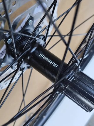 Rueda 29 con disco Shimano