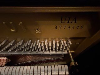 Piano Vertical Yamaha Negro