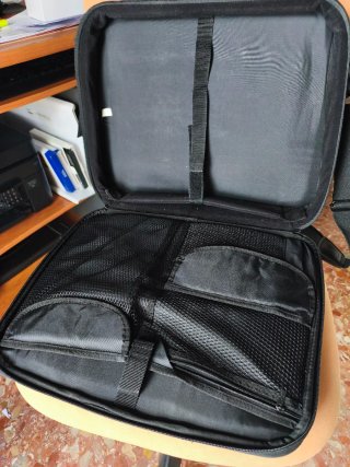 Maletín portátil negro