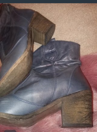 Botas de piel azul