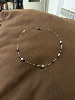 Gargantilla plata y piedras granate