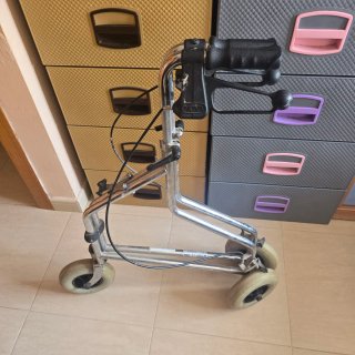 Andador Ortopédico NOVA 3 Ruedas Aluminio