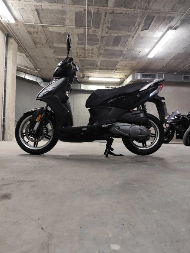 Kymco Agility City 125cc Scooter Negra