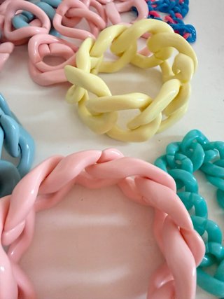Materiale resina per bracciali e collane