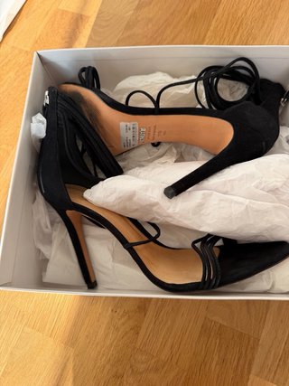 Sandalias Schutz Negras Atadas