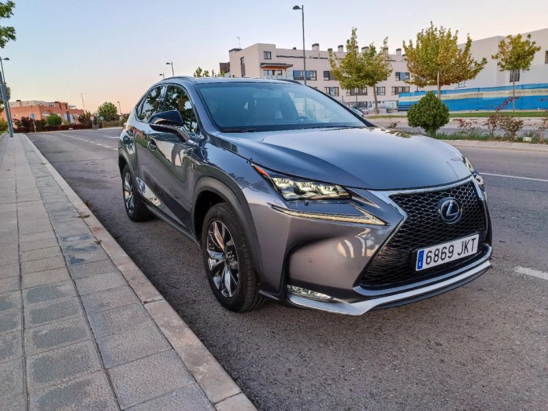 Lexus NX 2016 - foto 1