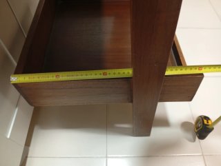 Estantería de madera maciza